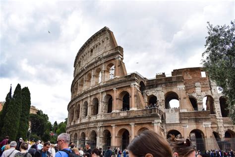 Rome - Colosseum Tour - Lyssy in the City