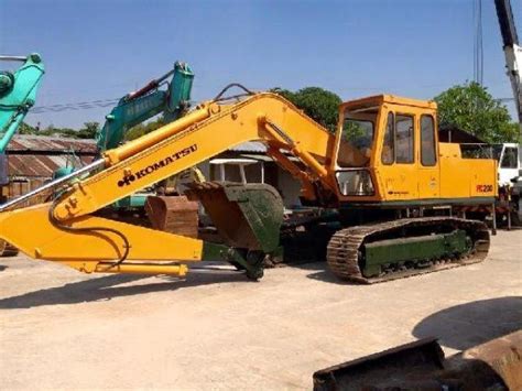 Komatsu PC200-2 excavator specs (1984 - 1988) | Diggers | LECTURA Specs