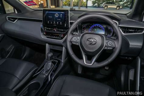 2022 Toyota Corolla Cross Hybrid Malaysia_Int-49 - Paul Tan's ...