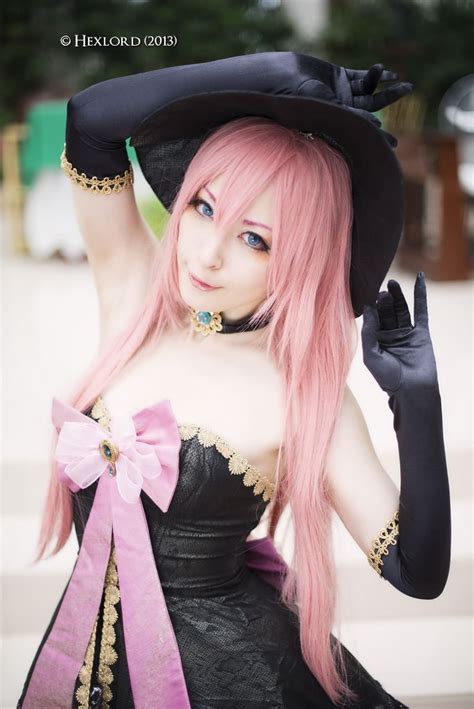 Megurine Luka by hexlord on deviantART | Chicas hermosas, Chicas, Cosplay