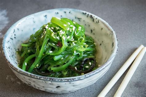 Easy seaweed salad recipe try something new make this healthy seaweed ...