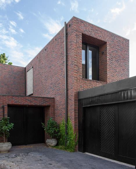 B.E. Architecture Completes A Trio Of Red Brick Houses For The Same Family - Decor10 Blog