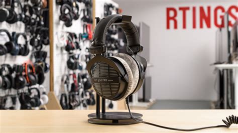 Beyerdynamic DT 990 PRO Review - RTINGS.com