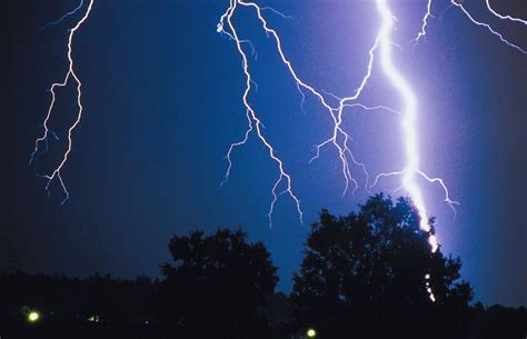 Severe Thunderstorms Possible Tonight - KICD-FM News Talk Radio 102.5 AM 1240