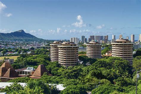 Kokua Line: University of Hawaii students lose housing to COVID-19-era restrictions - Honolulu ...