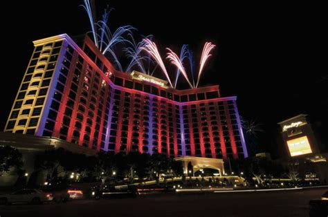 Mississippi Sports Betting Begins in Biloxi, Tunica Casinos: College Football, Baseball, Pro ...