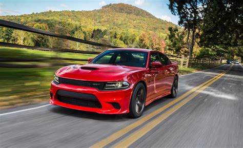 2017 Dodge Charger SRT / SRT Hellcat Pictures | Photo Gallery | Car and ...