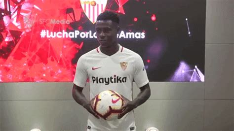 Quincy Promes Ok GIF by Sevilla Fútbol Club - Find & Share on GIPHY