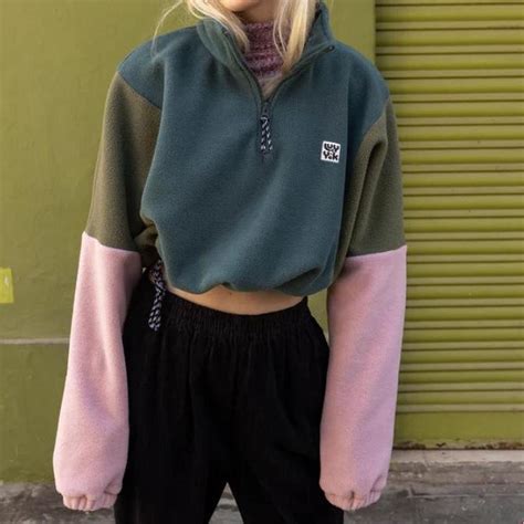 Lucy and Yak Cropped Fleece in unisex size M Has... - Depop