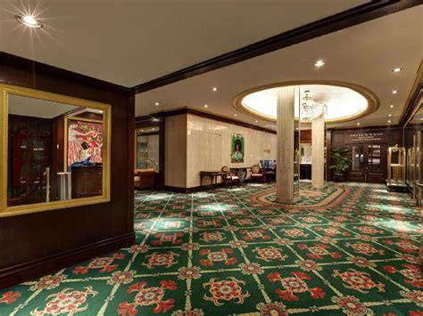 Best Price on Wellington Hotel in New York (NY) + Reviews