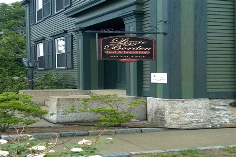 Road Trip: Lizzie Borden House Tour - Horror Movie - Horror Homeroom