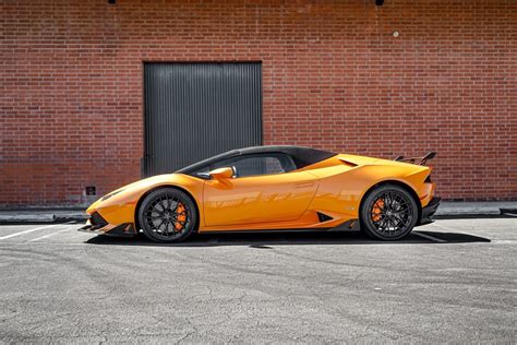 Lamborghini Huracan Spyder Orange with Savini SV-F 2 Aftermarket Wheels Wheel | Wheel Front