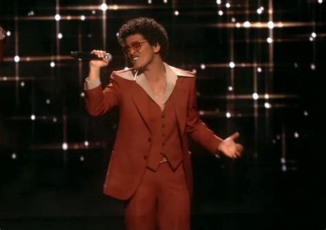 Bruno Mars | Bruno mars, Double breasted suit jacket, Double breasted suit