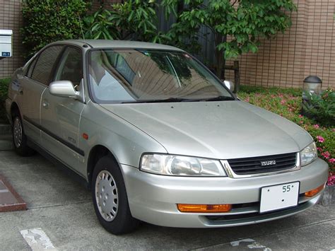 Isuzu Gemini V 1997 - 2000 Sedan :: OUTSTANDING CARS