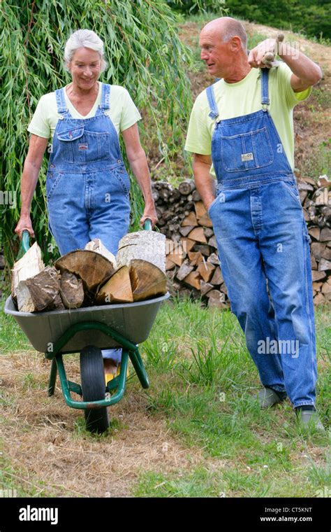 ELDERLY PERSON GARDENING Stock Photo - Alamy