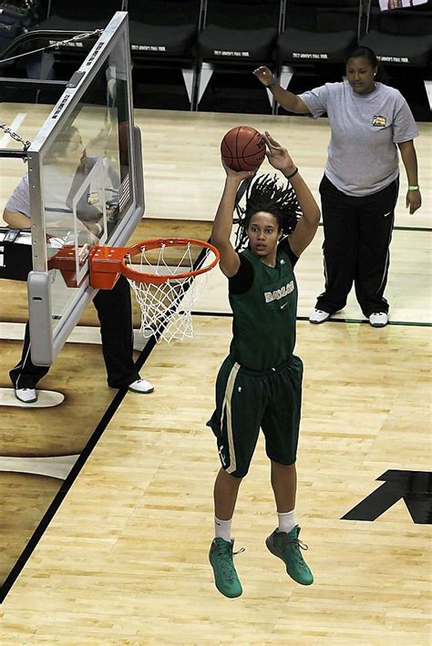 Baylor's Brittney Griner has fun while dominating