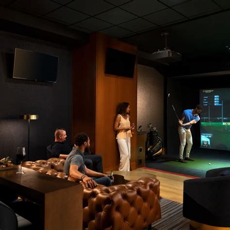 Topgolf Swing Suite Four Seasons St. Louis Restaurant - Saint Louis, MO ...