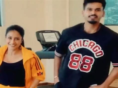 Shreyas Iyer Girlfriend Name And Photo : Shreyas Iyer, Shikhar Dhawan ...