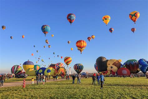 The Ultimate Guide To The Albuquerque Balloon Festival - Traveling Ness