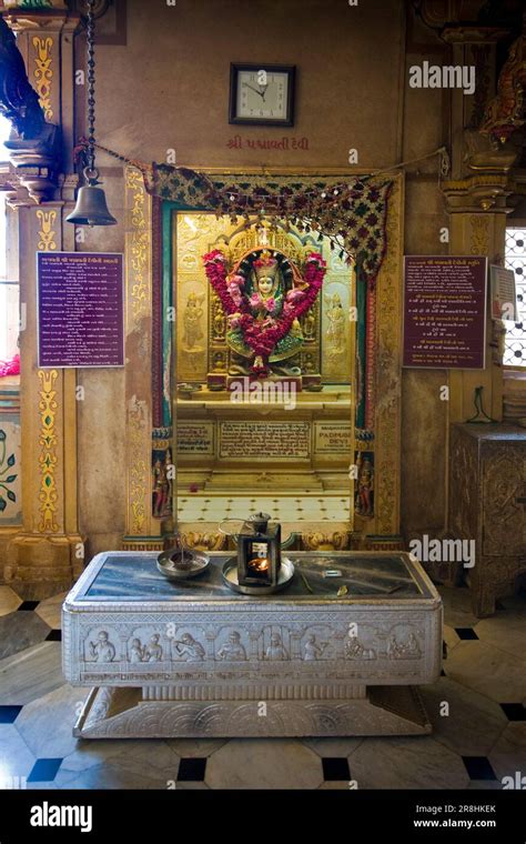 Jain Temple. Mumbai. India Stock Photo - Alamy