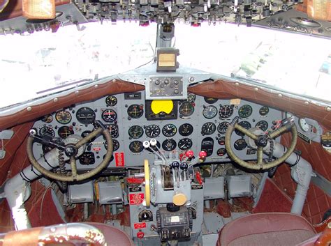 DC3-Cockpit | Aircraft interiors, Douglas aircraft, Cockpit