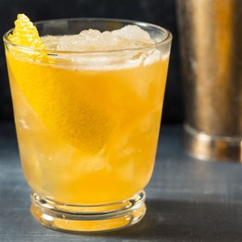 10 Best Honey Cocktails for a Sweet Time - MyBartender