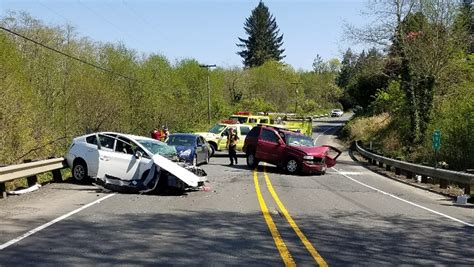 One dead, one seriously injured in crash on Highway 30 near Astoria