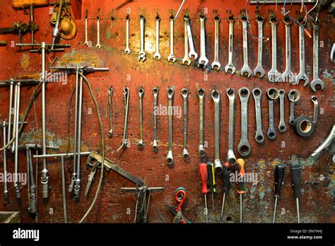 mechanical workshop tools Stock Photo - Alamy