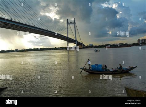 Vidyasagar Setu, Kolkata, West Bengal, India Stock Photo - Alamy