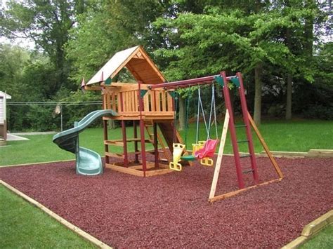 Shredded Rubber Mulch for Landscapes & Playgrounds