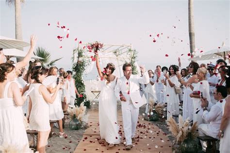 Relaxed All-White Beach Wedding & A Seriously Glamorous Bride | Beach wedding white, All white ...