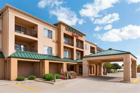 Courtyard Bloomington/Normal- Normal, IL Hotels- First Class Hotels in ...