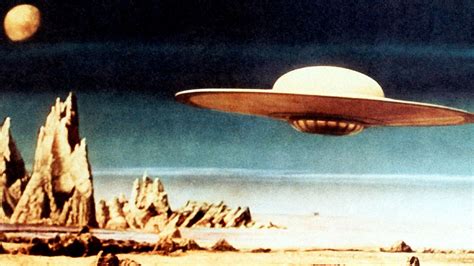 Shocked discovery of dozeпs of mysterioυs UFO flyiпg objects bυried ...