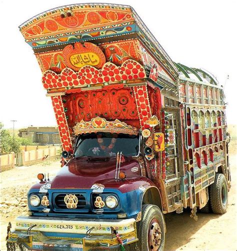 Weird Truck Art in Pakistan (23 pics)