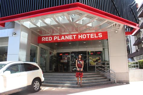 Budget Hotel in Manila: The Red Planet Makati Avenue Blog Review