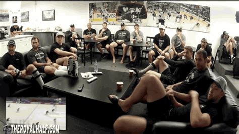 TOP 5 GIFs OF THE LA KINGS WATCHING USA-CANADA | Watches usa, La kings, King