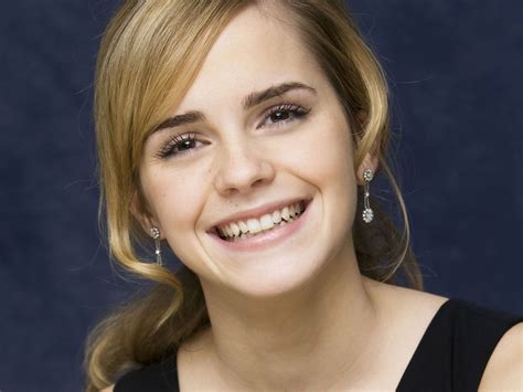 HD Wallpaper Wish: Emma Watson Smile