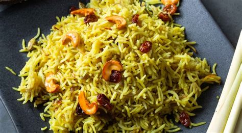 Yellow Coconut Rice with Lemongrass | Sri Lankan Yellow rice - Chili in ...