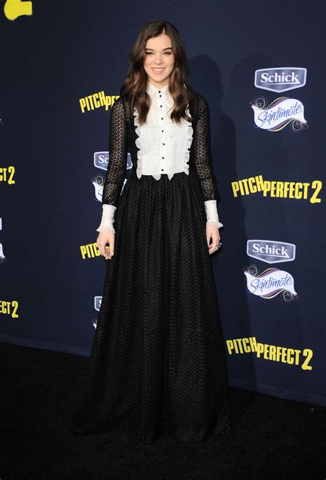 Hailee Steinfeld – Pitch Perfect 2 Premiere in Los Angeles