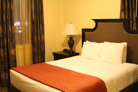 ashley house - Picture of Avenue Plaza Resort, New Orleans - TripAdvisor