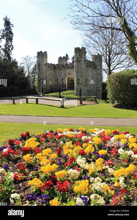 Reigate castle castle grounds surrey hi-res stock photography and ...