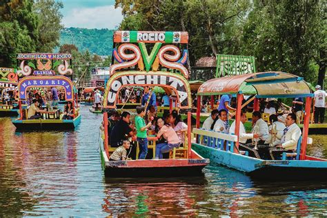 A Complete Guide to Visiting Mexico City's Xochimilco