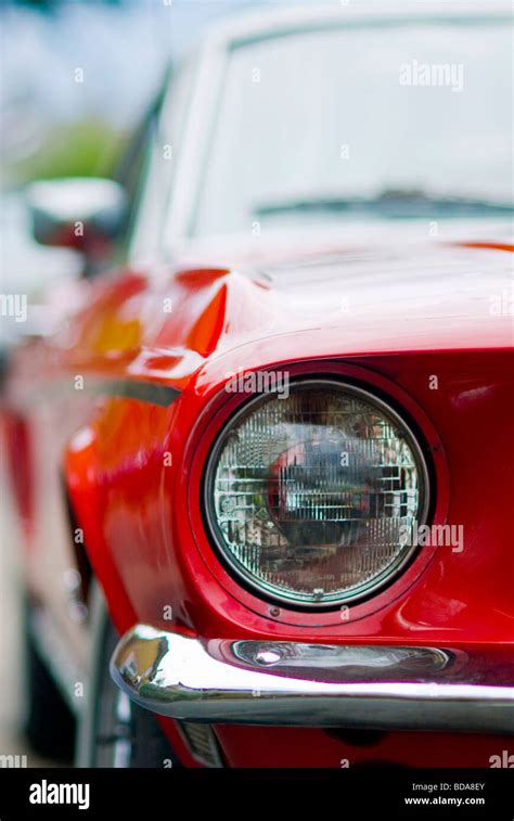 red mustang classic car Stock Photo - Alamy