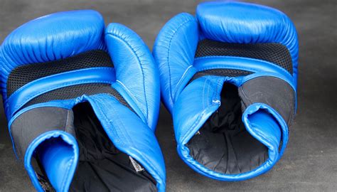 Tips for Choosing the Best Boxing Gloves for Beginners | MMA Gear Shop UK