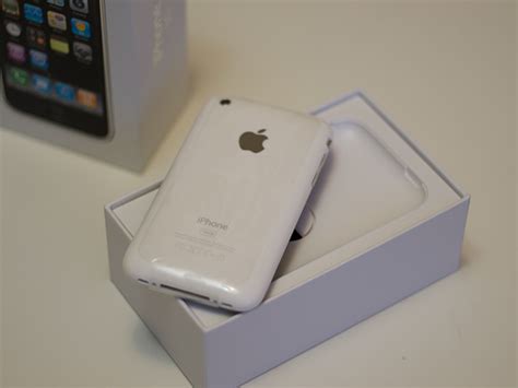 APPLE Iphone 3gs 16gb White Fresh Condition 01670668511 | ClickBD