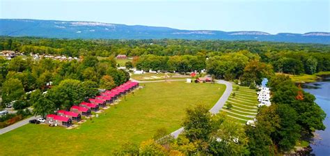 Cabins | Yogi Bear's Jellystone Park™: Lazy River in Gardiner, NY