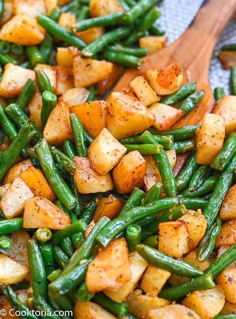 Roasted Green Beans and Potatoes | COOKTORIA