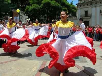 Venezuelan fashion combined with the dancing culture. The dress colors are simply luminous ...