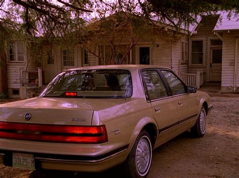 IMCDb.org: 1990 Buick Century Limited in "Twin Peaks, 1990-1991"