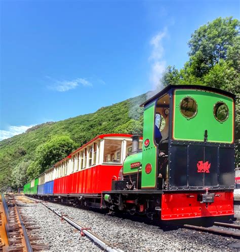 Llanberis Lake Railway - Photo "Draig Goch...Welsh Dragon ...